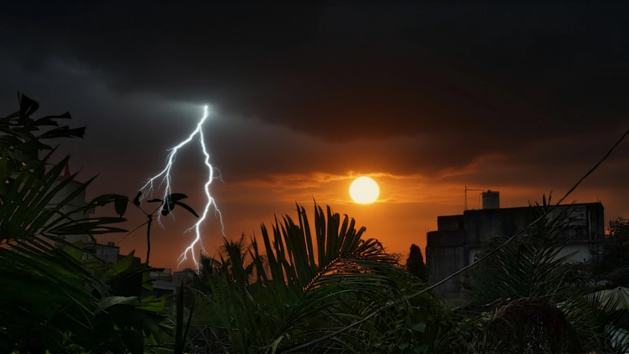 चक्रवात मोंथा का झारखंड पर असर: 28-31 अक्टूबर तक भारी बारिश और तेज हवाएं